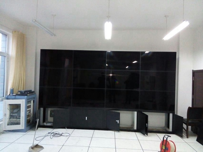 甘肅天?？h食品藥品監(jiān)督管理局46寸3X4現(xiàn)場(chǎng)安裝