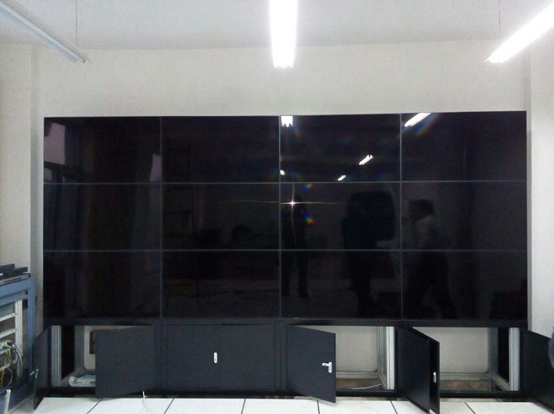 甘肅天祝縣食品藥品監(jiān)督管理局46寸3X4現(xiàn)場(chǎng)安裝