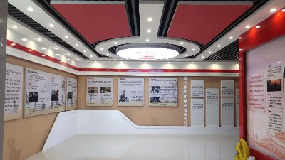 中億?；?dòng)滑軌屏案例：橙色科技企業(yè)展廳