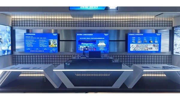 雙屏聯(lián)動，展廳體驗的革命性創(chuàng)新！