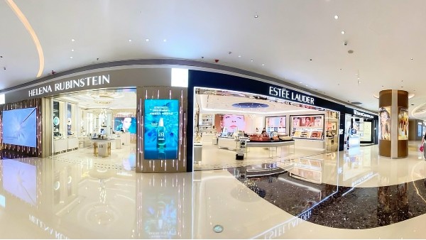 告別傳統(tǒng)海報！新一代廣告機如何用AI撬動千億營銷市場