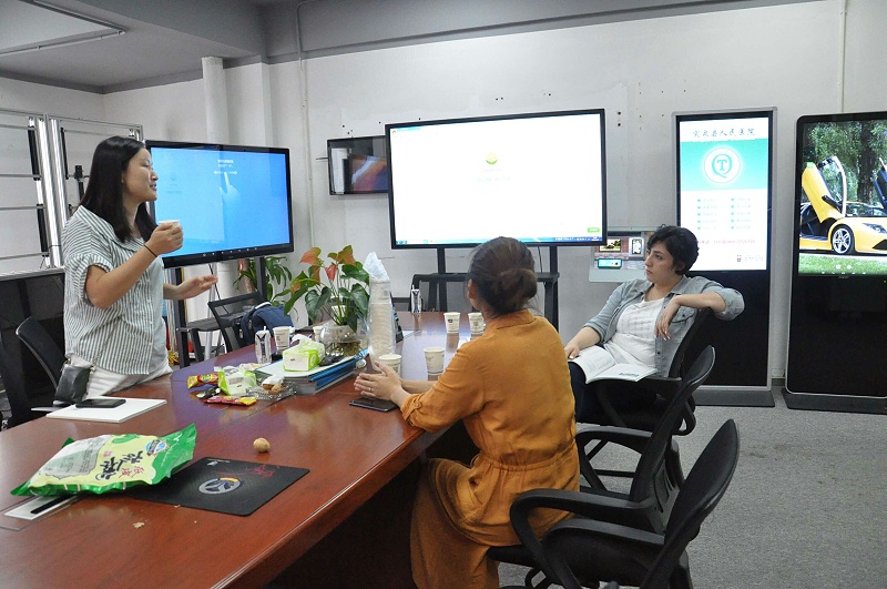 深圳中億?？萍紵崃覛g迎迪拜客戶蒞臨我司參觀考察